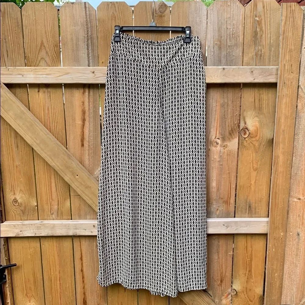 Bar III Black and White wide leg pants